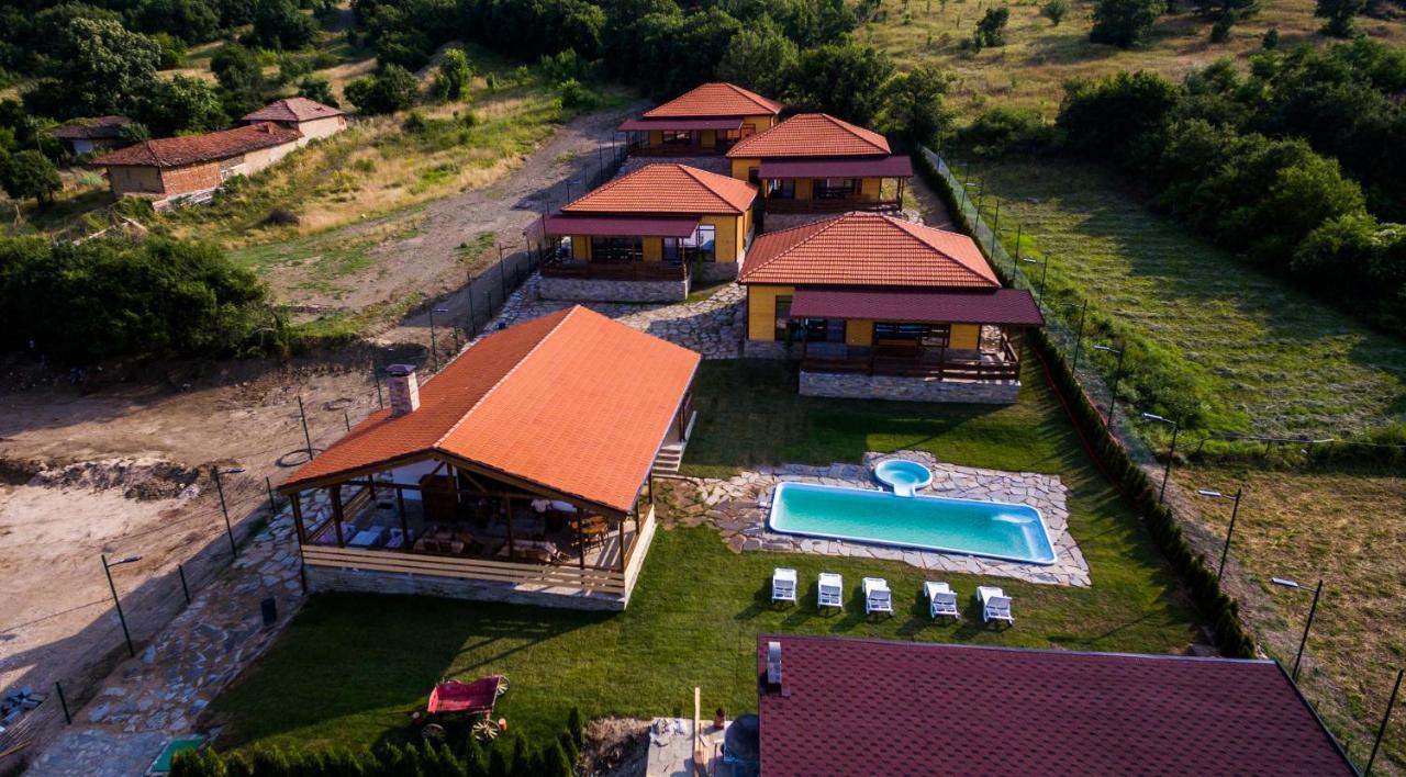 Етно Комплекс "Поп Грую Бански" Banya  Екстер'єр фото