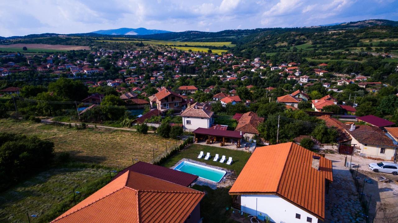 Етно Комплекс "Поп Грую Бански" Banya  Екстер'єр фото